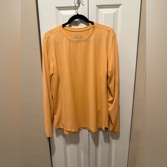 Yeti Women’s Crew Long Sleeve Sunshirt in Salmon , size XL - Picture 6 of 10